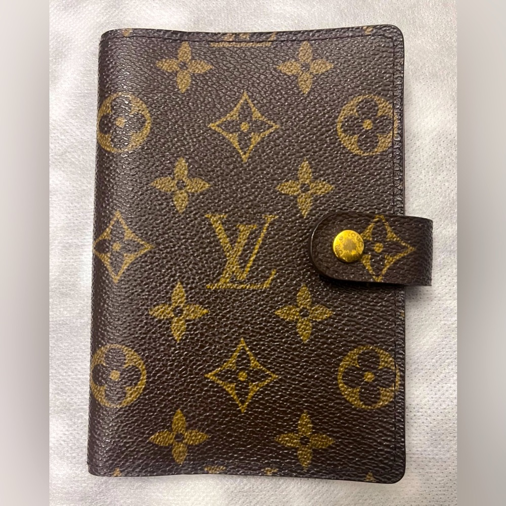 Authetic Louis Vuitton Small Ring Agenda